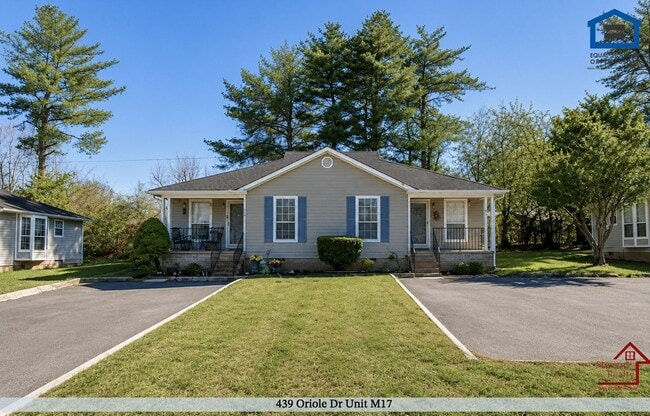 Building Photo - 439 Oriole Dr