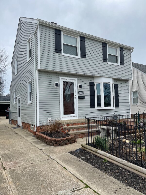 Foto del edificio - 8119 Covington Dr