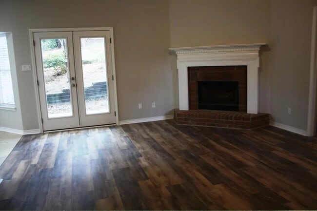 Building Photo - 169 Fairway Dr