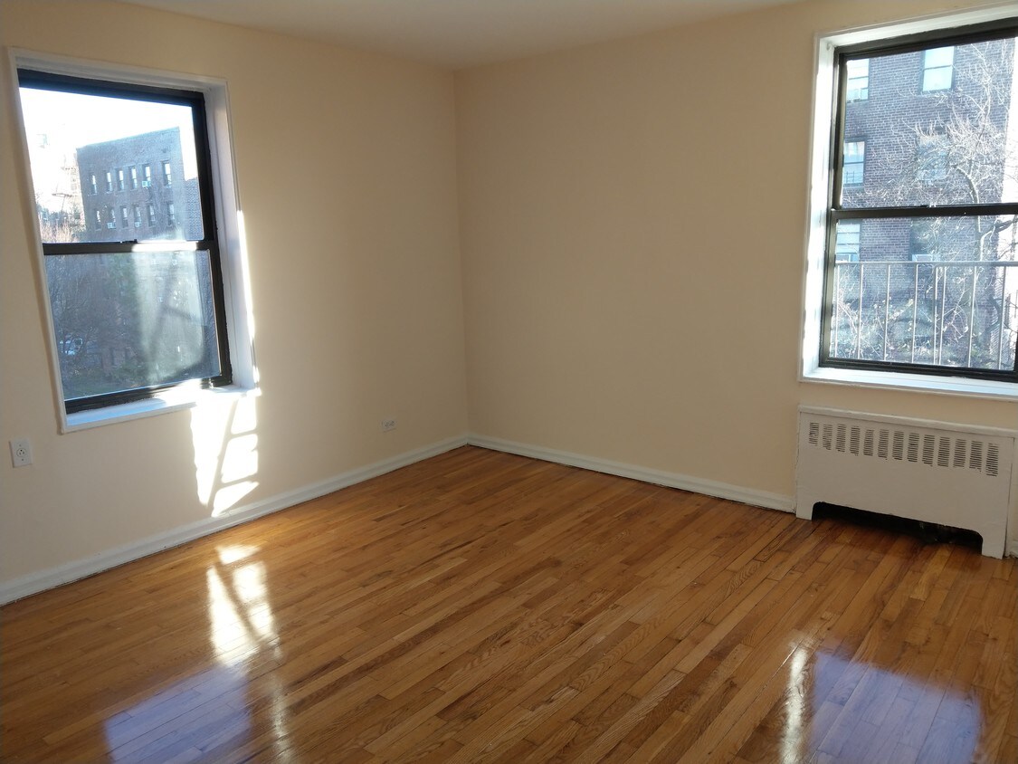 Primary Photo - 141-55 85th Rd