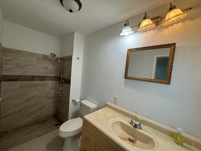 Foto del edificio - 4954 Ataman St