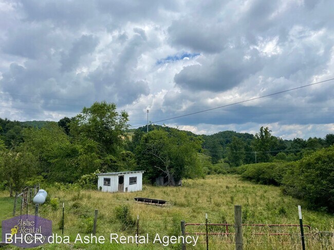 Building Photo - 1 br, 1 bath House - 10175 US Hwy 221 N