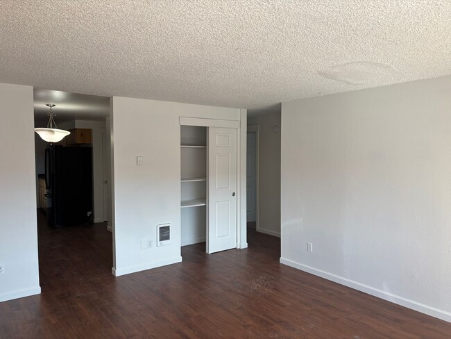 Building Photo - Three-Bedroom home with large backyard