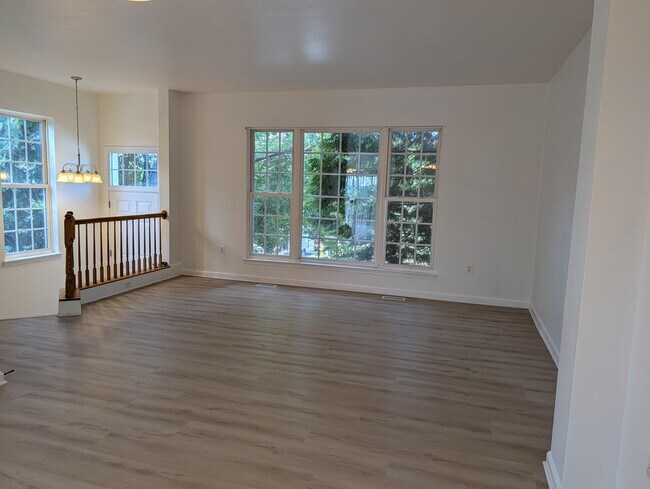 Building Photo - 17289 Vaughn Ln