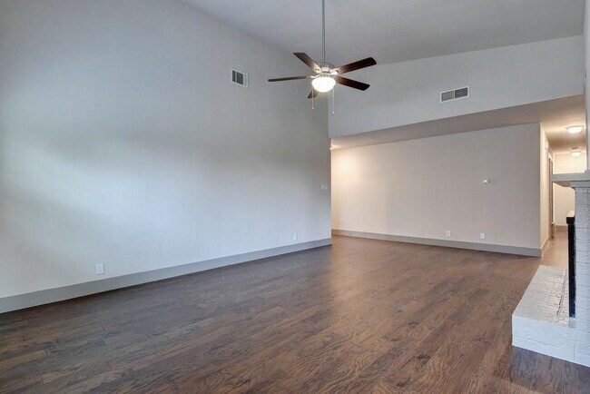 Foto del edificio - 9415 Quail Meadow Dr