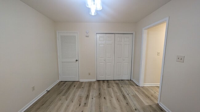 Foto del edificio - 2BR/1.5BA Renovated Townhome