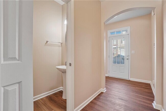 Foto del edificio - 1938 Dilcrest Dr