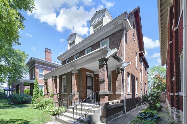 Building Photo - 84 N Monroe Ave