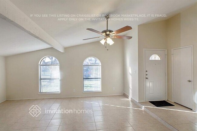 Building Photo - 4121 Staghorn Cir S