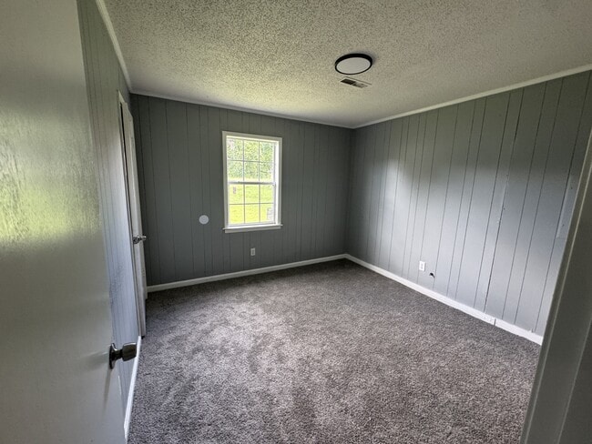 Building Photo - 214 College St