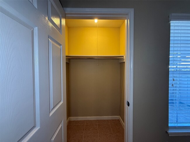 Foto del edificio - 2250 Bering Dr