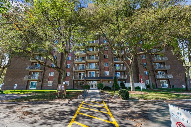 Photo du bâtiment - Chatham Tower Apartments