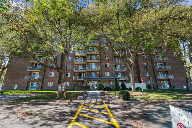 Photo du bâtiment - Chatham Towers