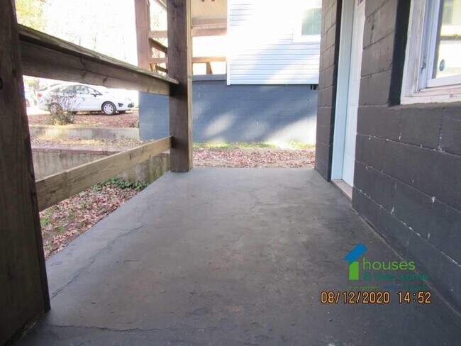 Foto del edificio - 107 Ackley Rd Ext