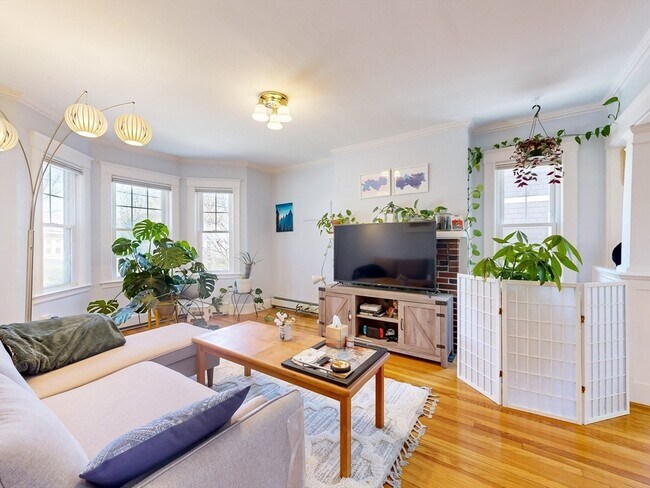 Foto del edificio - 27 Channing Rd
