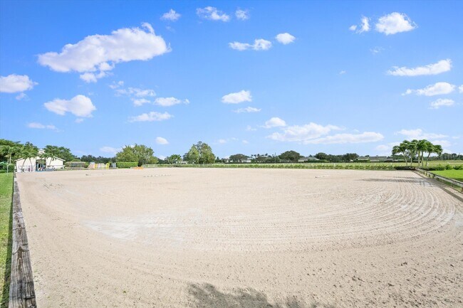 Foto del edificio - 15416 Sunnyland Ln