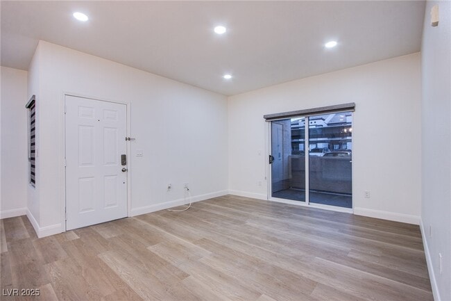 Foto del edificio - 7255 W Sunset Rd