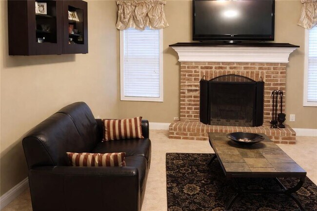 Foto del edificio - 3233 Glenloch Pl