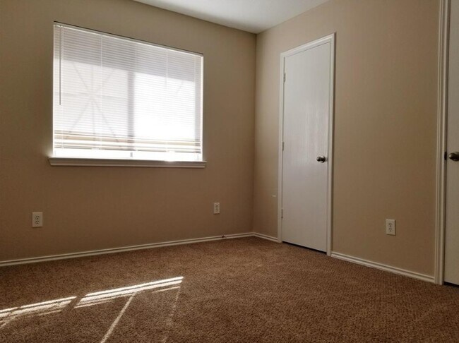 Foto del edificio - 14343 Hillard Green Ln