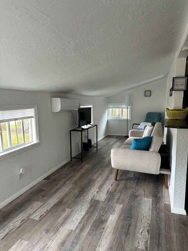 Foto principal - 6002 72nd Ave N
