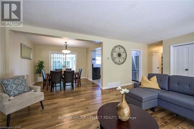 Photo du bâtiment - 6 Kirkton Ct