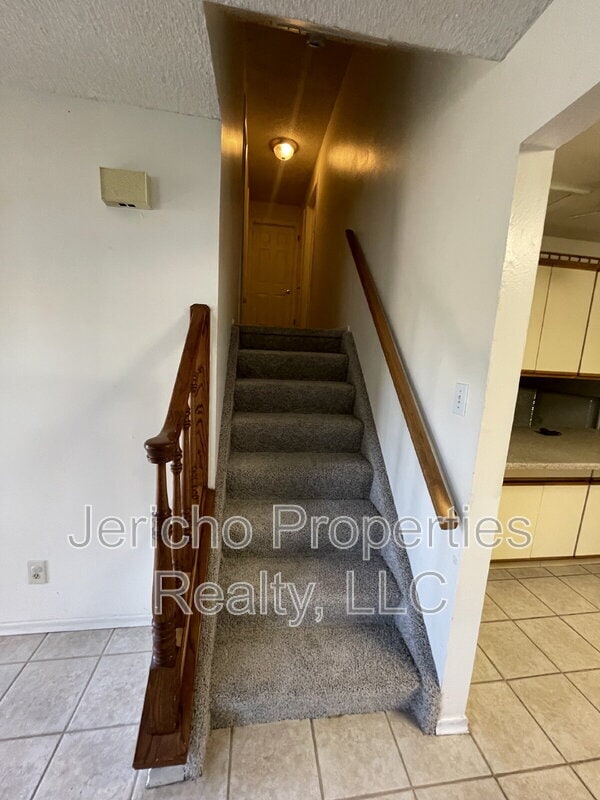 Building Photo - 1180 S Kline Way
