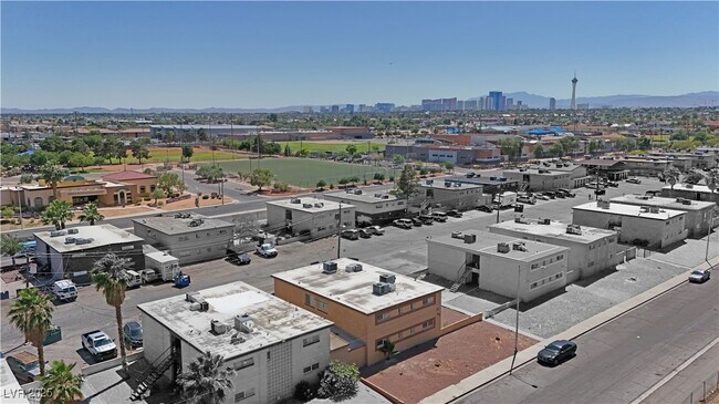 Foto del edificio - 2928 Marlin Ave