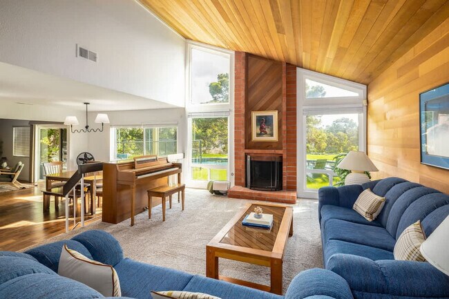 Foto del edificio - 1023 Sea Village Dr