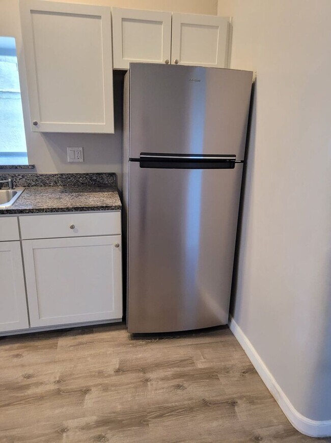 Foto del edificio - NEWLY REMODELED 1 BED 1 BATH