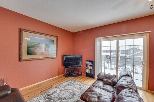 Foto del edificio - Spacious 3 bed, 2.5 bath Townhome in Ridgewood Hills!