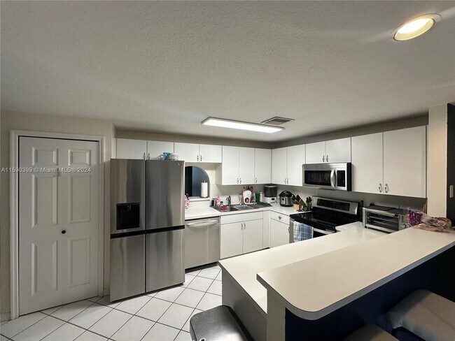 Foto del edificio - 10245 SW 154th Cir Ct