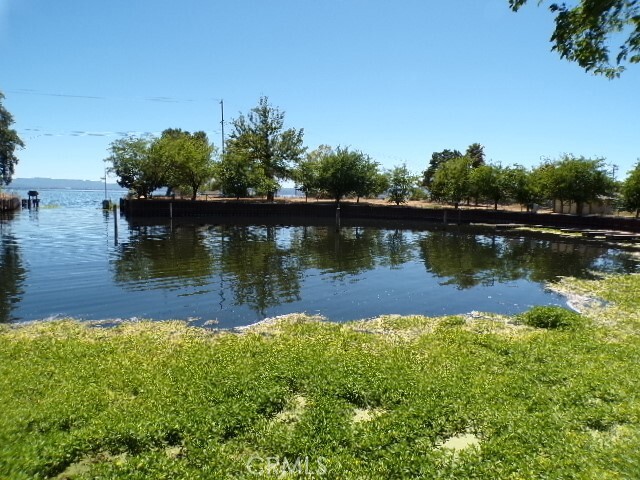 Foto del edificio - 3655 Lakeshore Blvd