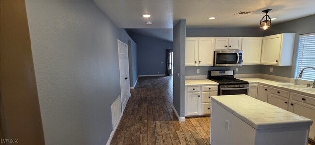 Building Photo - 5817 Mansion St