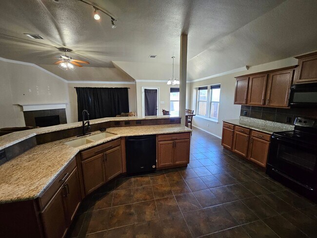 Foto del edificio - Newly Renovated Single Family Home | 3 BR/2BA | with Radiant barrier insulation!