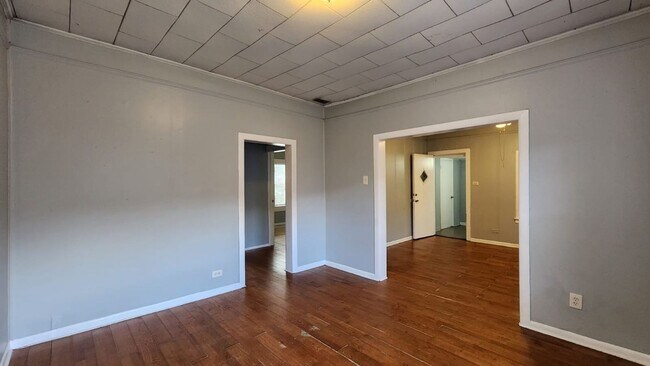 Building Photo - 3/1 in Sulphur Springs with Large Storage ...