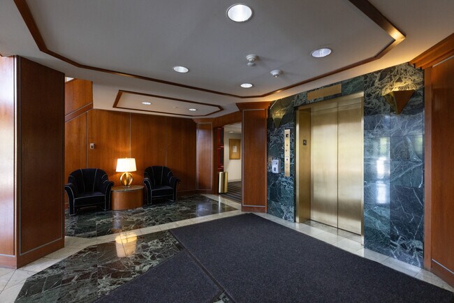 Foto del edificio - 1001 Marina Dr