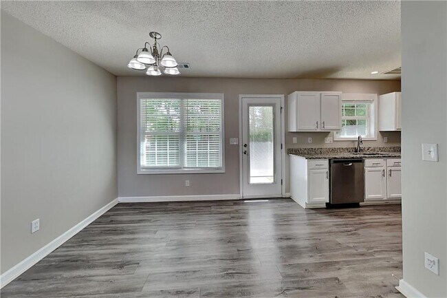 Foto del edificio - 100 Rosemont Ct