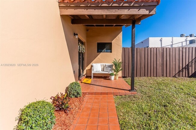 Building Photo - 3815 SW 82nd Ave