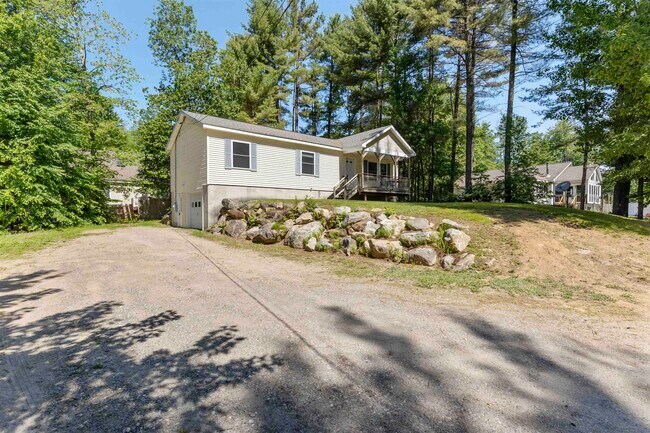 Building Photo - 13 Blue Boar Ln