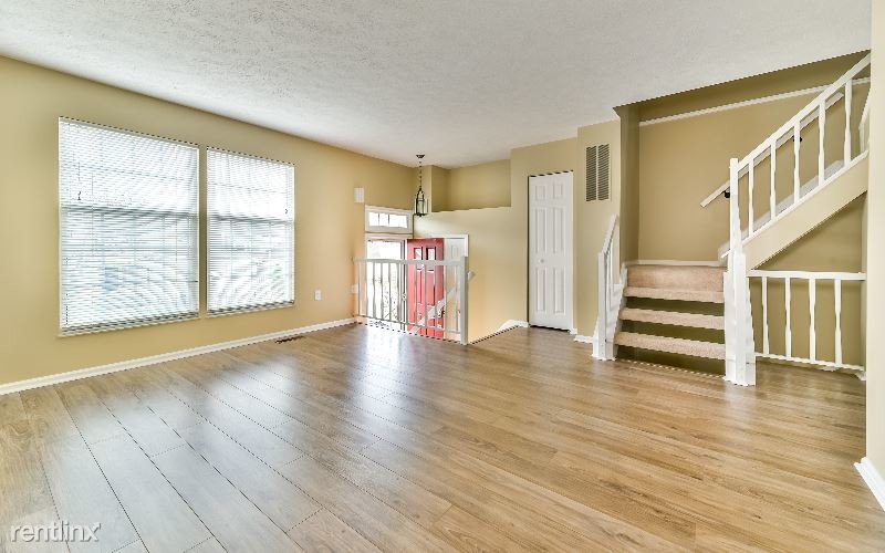 Primary Photo - 3 br, 1.5 bath Townhome - 240 Clearbrook Ct,