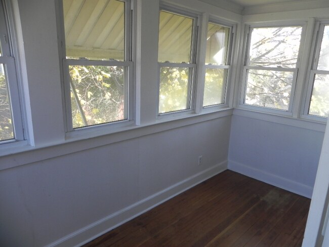 Foto del edificio - 186 Grasmere Ave