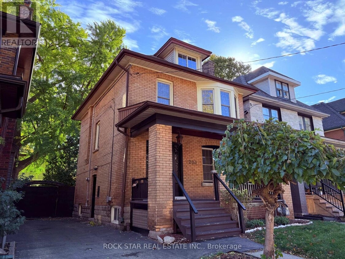 Primary Photo - 203 Fairleigh Ave S