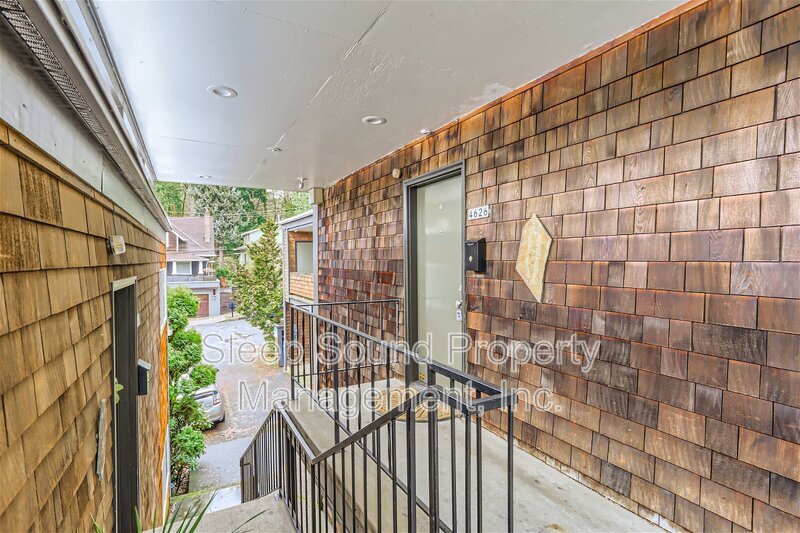 Photo - 4626 SW Condor Avenue