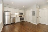 Foto principal - Renovated North Center 1 Bedroom Apartment...