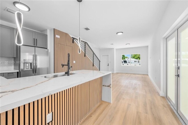 Foto del edificio - 2121 NW 45th St