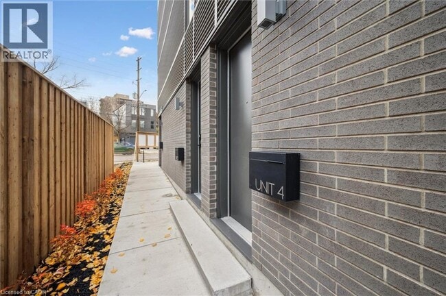 Building Photo - 66 Union St E