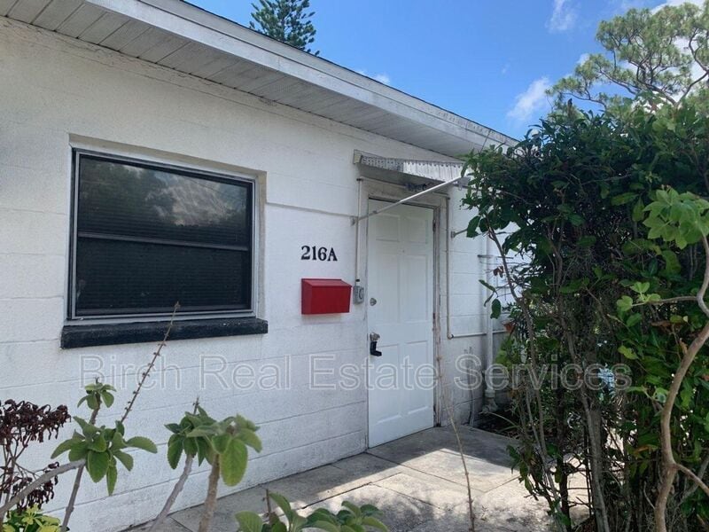 Primary Photo - 216 S Lincoln Ave