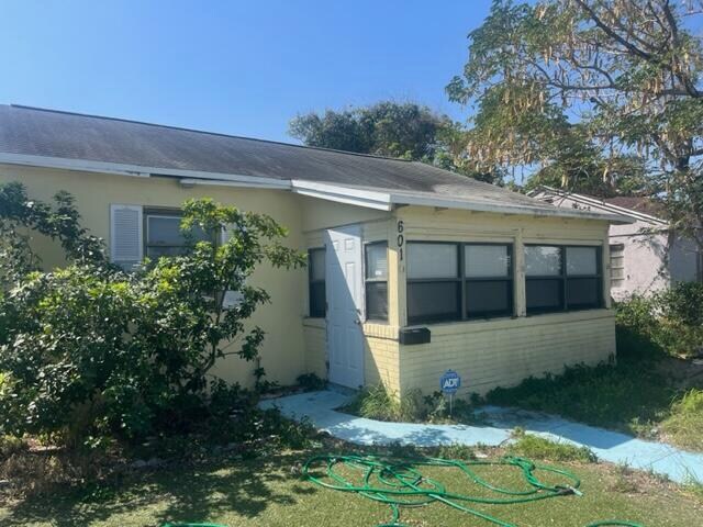 Foto principal - 601 W 4th St