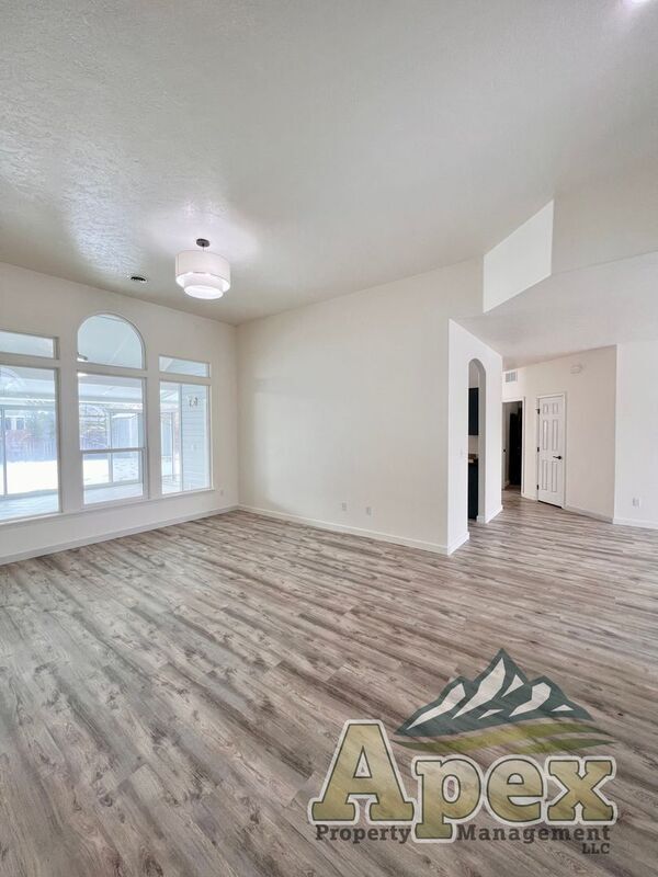 Foto del edificio - 12551 W Hidden Valley Dr