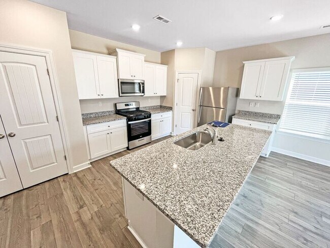 Building Photo - 2320 Valverde Way